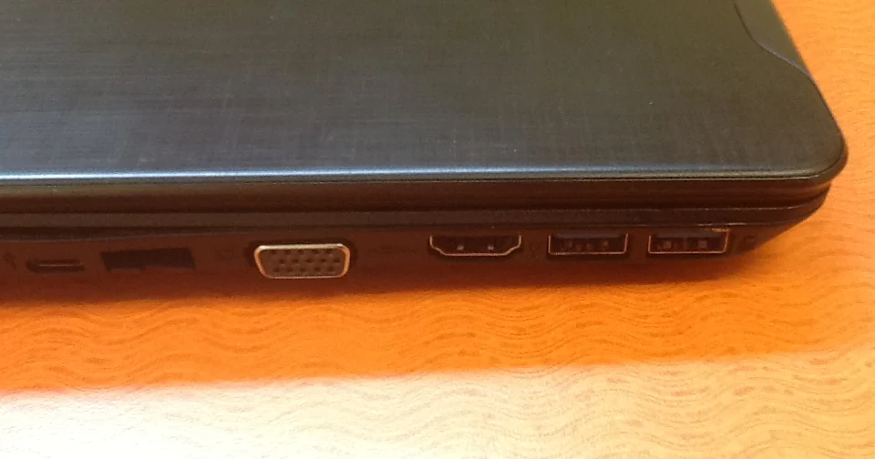 Side showing ports of acer laptop